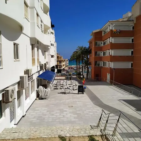 Apartamento Cerca Del Mar * אל קאמפיו